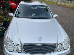 Silber Gebraucht 2003 Mercedes E200 Classic Limousine | 3.750 € (Guter Preis)