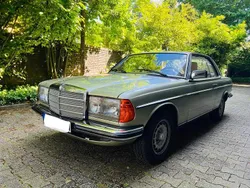 Grün Gebraucht 1984 Mercedes 230 Coupé | 9.900 €