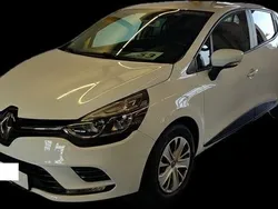 Weiß Gebraucht 2016 Renault Clio IV Limousine | 8.500 € (Guter Preis)