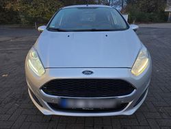 Silber Gebraucht 2017 Ford Fiesta Kleinwagen | 4.200 €