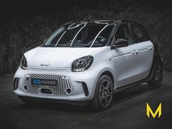White (metallic) Gebraucht 2021 Smart ForFour Electric Drive Premium Limousine | 14.999 € (Teuer)