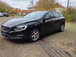 Schwarz Gebraucht 2017 Volvo V60 Kinetic Kombi | 11.000 € (Fairer Preis)
