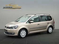 Beige Gebraucht 2012 VW Touran Trendline Van / Kleinbus | 5.499 € (Fairer Preis)