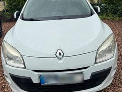 Weiß Gebraucht 2010 Renault Mégane GrandTour Kombi | 2.800 €