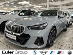 Brooklyn grau metallic Gebraucht 2025 BMW 520 Performance Kombi | 52.949 € (Superpreis)