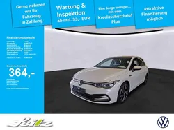 Oryxweiss Gebraucht 2022 VW Golf VIII Style Limousine | 26.349 € (Guter Preis)