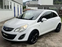 Weiß Gebraucht 2011 Opel Corsa Satellite Limousine | 2.600 € (Guter Preis)