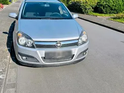 Grau Gebraucht 2005 Opel Astra Kombi | 1.400 € (Fairer Preis)