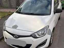 Weiß Gebraucht 2014 Hyundai i20 Classic Limousine | 2.500 € (Superpreis)