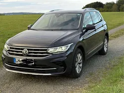 Grau Gebraucht 2021 VW Tiguan SUV | 26.999 € (Fairer Preis)