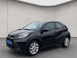 Schwarz Gebraucht 2022 Toyota Aygo X Play SUV | 14.390 €