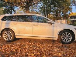Weiß Gebraucht 2019 VW Passat Highline Kombi | 18.500 € (Fairer Preis)