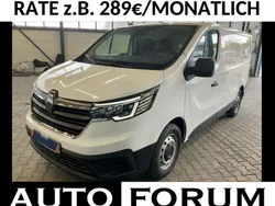 Gletscherweiss Gebraucht 2024 Renault Trafic Van | 29.990 € (Fairer Preis)