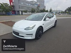 Pearl white multicoat Gebraucht 2021 Tesla Model 3 Performance Limousine | 31.100 € (Fairer Preis)