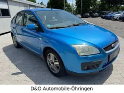 Blau Gebraucht 2006 Ford Focus Ghia Limousine | 1.490 € (Guter Preis)