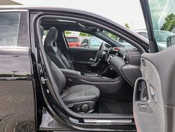 Schwarz / kosmosschwarz (metallic) Gebraucht 2024 Mercedes A250 Advanced Plus Limousine | 41.890 € (Teuer)
