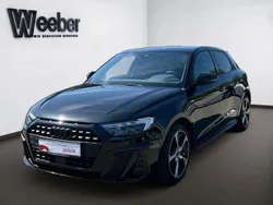 Mythosschwarz (metallic) Gebraucht 2022 Audi A1 Ambiente Kleinwagen | 22.880 € (Etwas zu teuer)