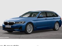 Blau Gebraucht 2022 BMW 530e iPerformance Kombi | 33.870 € (Fairer Preis)