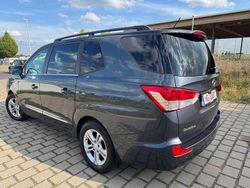 Grau Gebraucht 2018 Ssangyong (KGM) Rodius Van / Kleinbus | 10.400 €