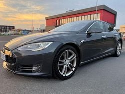 Grau Gebraucht 2015 Tesla Model S Limousine | 16.000 € (Guter Preis)