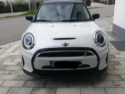 Weiß Gebraucht 2023 Mini Cooper SE Classic Kleinwagen | 20.500 € (Fairer Preis)