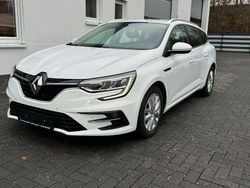 Weiß Gebraucht 2021 Renault Mégane IV Business Limousine | 9.490 € (Guter Preis)