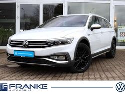 Gletscherweiß Gebraucht 2024 VW Passat Alltrack Kombi | 49.900 €