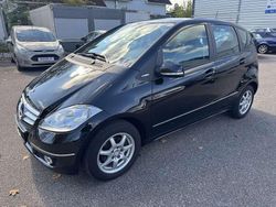 Kosmosschwarz Gebraucht 2011 Mercedes A180 Kleinwagen | 5.000 € (Fairer Preis)