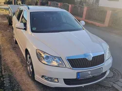 Weiß Gebraucht 2010 Skoda Octavia Sport Kombi | 4.444 € (Fairer Preis)