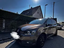 Braun Gebraucht 2010 VW Touran Van / Kleinbus | 8.900 € (Fairer Preis)