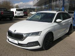 Weiß Gebraucht 2021 Skoda Octavia Style Kombi | 20.290 € (Guter Preis)