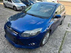 Blau Gebraucht 2014 Ford Focus Limousine | 4.200 € (Guter Preis)