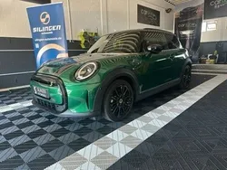 Grün Gebraucht 2023 Mini Cooper SE Kleinwagen | 23.900 € (Etwas zu teuer)