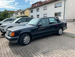 Blau Gebraucht 1988 Mercedes E230 Limousine | 7.500 €