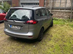 Grau Gebraucht 2015 Opel Zafira Tourer Active Van / Kleinbus | 7.200 € (Fairer Preis)