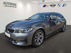 Mineralgrau Gebraucht 2022 BMW 320 Sport Line Kombi | 28.780 € (Guter Preis)