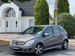 Grau Gebraucht 2010 Mercedes B200 Van / Kleinbus | 6.490 € (Fairer Preis)
