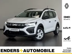 Weiß Gebraucht 2024 Dacia Jogger Essentiel Limousine | 19.990 € (Guter Preis)