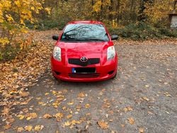 Rot Gebraucht 2007 Toyota Yaris Cool Kleinwagen | 1.900 € (Guter Preis)