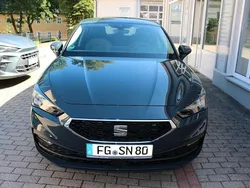 Fjordblau Neu 2025 Seat Leon Style Limousine | 23.490 € (Guter Preis)