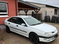Weiß Gebraucht 1994 Renault Laguna Limousine | 3.200 €