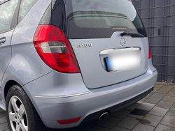 Blau Gebraucht 2010 Mercedes 180 Limousine | 2.700 €