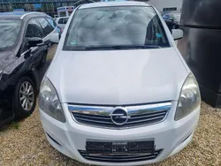 Weiß Gebraucht 2010 Opel Zafira Edition Van / Kleinbus | 4.900 € (Fairer Preis)