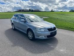 Blau Gebraucht 2010 Skoda Octavia Ambiente Kombi | 4.399 € (Fairer Preis)
