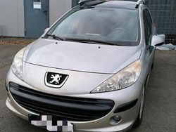 Silber Gebraucht 2008 Peugeot 207 Kombi | 5.000 €
