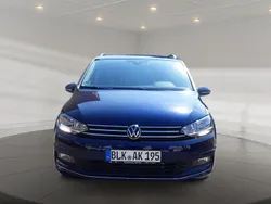 Blau Gebraucht 2025 VW Touran Comfortline Van / Kleinbus | 47.660 €