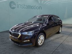 Schwarz Gebraucht 2023 Skoda Scala Ambition Kleinwagen | 21.479 € (Fairer Preis)