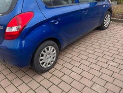 Blau Gebraucht 2010 Hyundai i20 Kleinwagen | 1.250 € (Etwas zu teuer)
