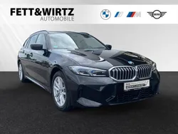 Saphirschwarz metallic Gebraucht 2024 BMW 330 M Sport Kombi | 43.800 € (Fairer Preis)