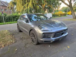Grau Gebraucht 2019 Porsche Cayenne SUV | 49.900 €